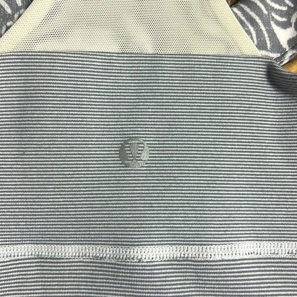 Lululemon Wee Stripe Gray Flower Tank Top Size 4 Yoga Scoop Neck Shirt Bra. - Picture 5 of 6